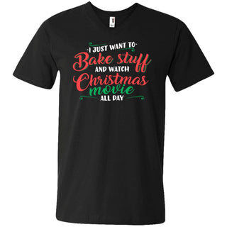 I Just Want To Bake Stuff And Watch Christmas Movies Men V-Neck T-Shirt